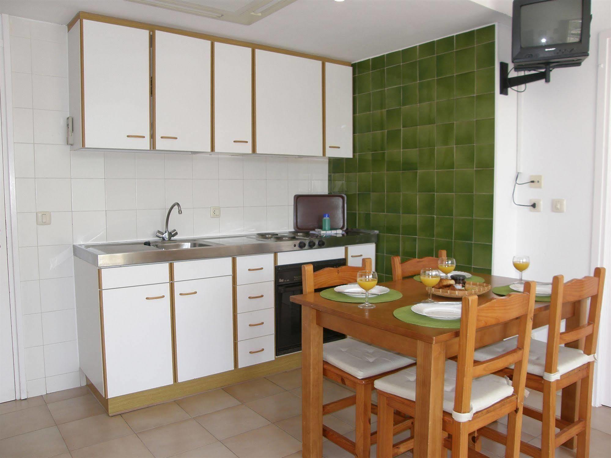 ל'אסטרטיט Apartamentos Miami מראה חיצוני תמונה