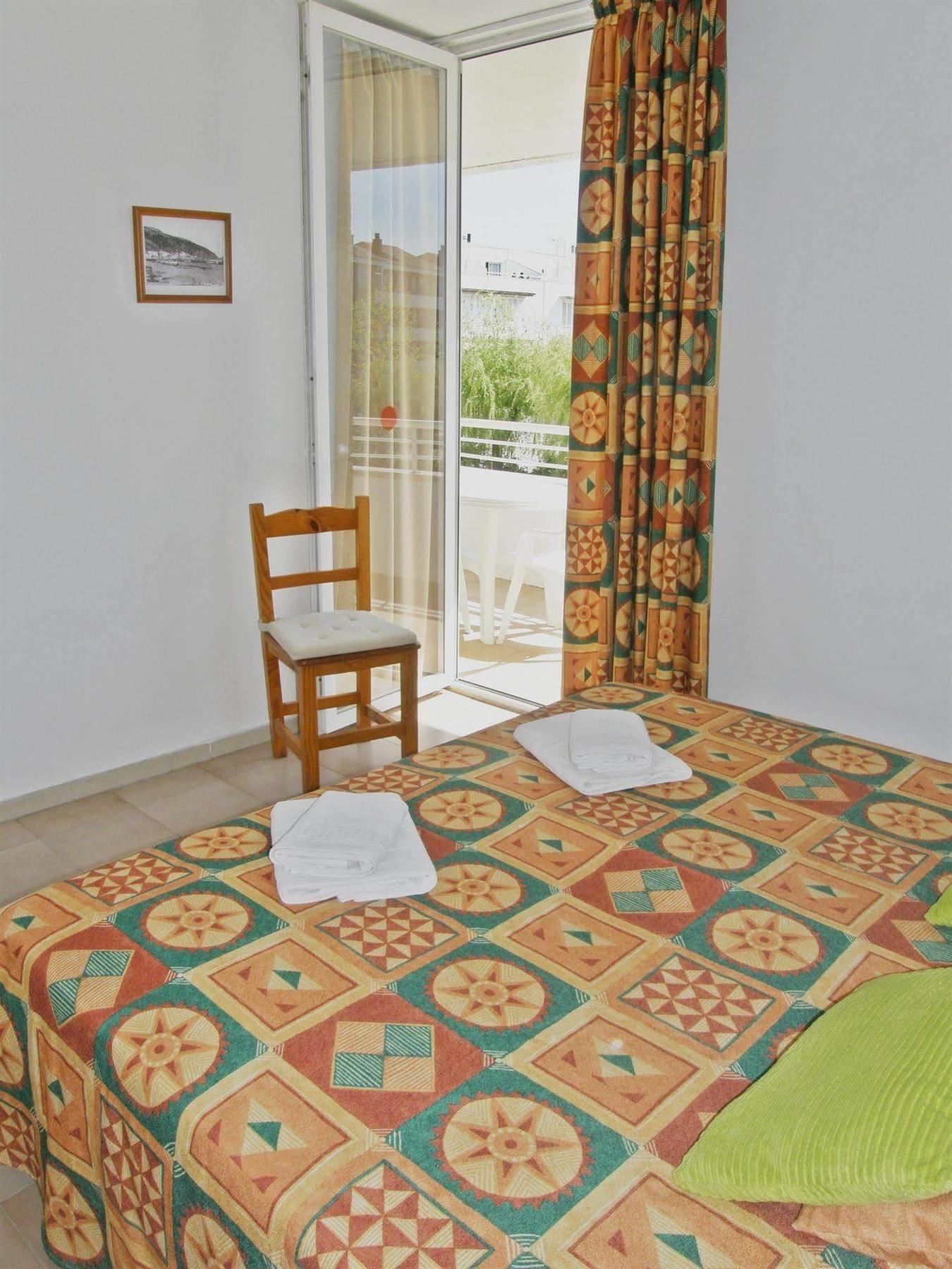 ל'אסטרטיט Apartamentos Miami מראה חיצוני תמונה