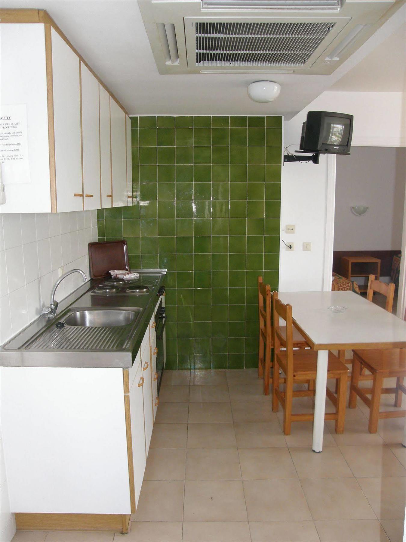 ל'אסטרטיט Apartamentos Miami מראה חיצוני תמונה